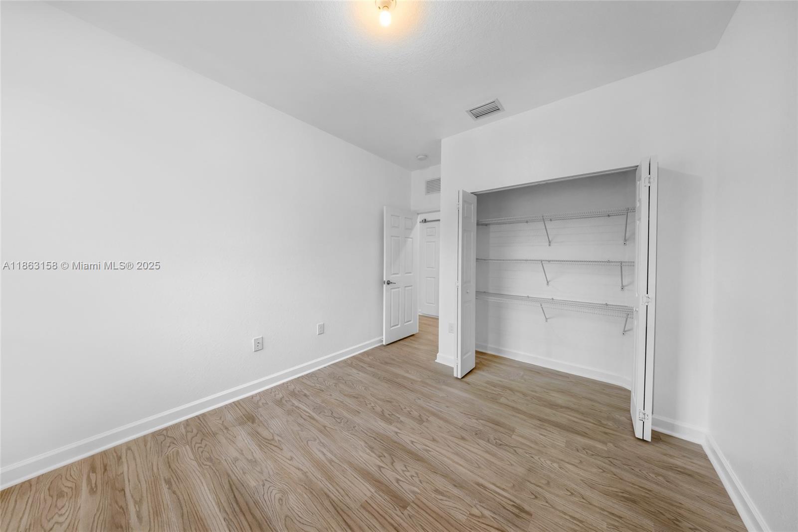 VIA VENTURA - Residential Lease