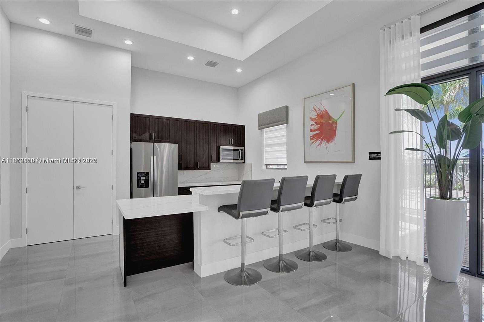 VIA VENTURA - Residential Lease