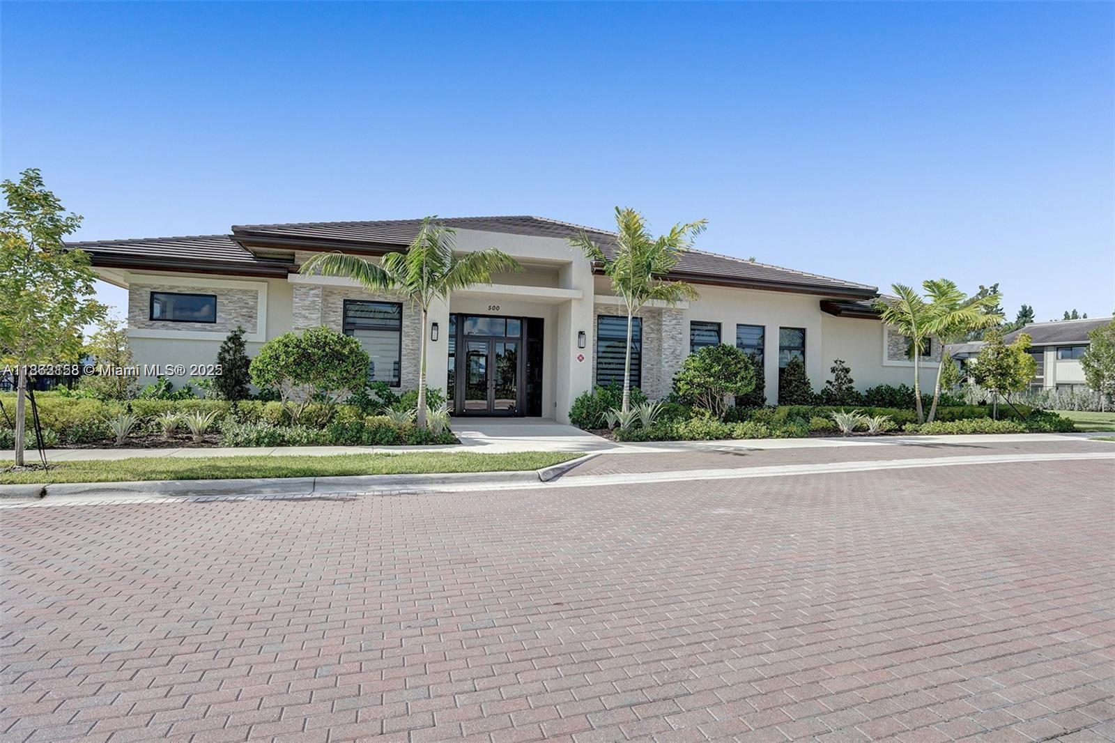 VIA VENTURA - Residential Lease