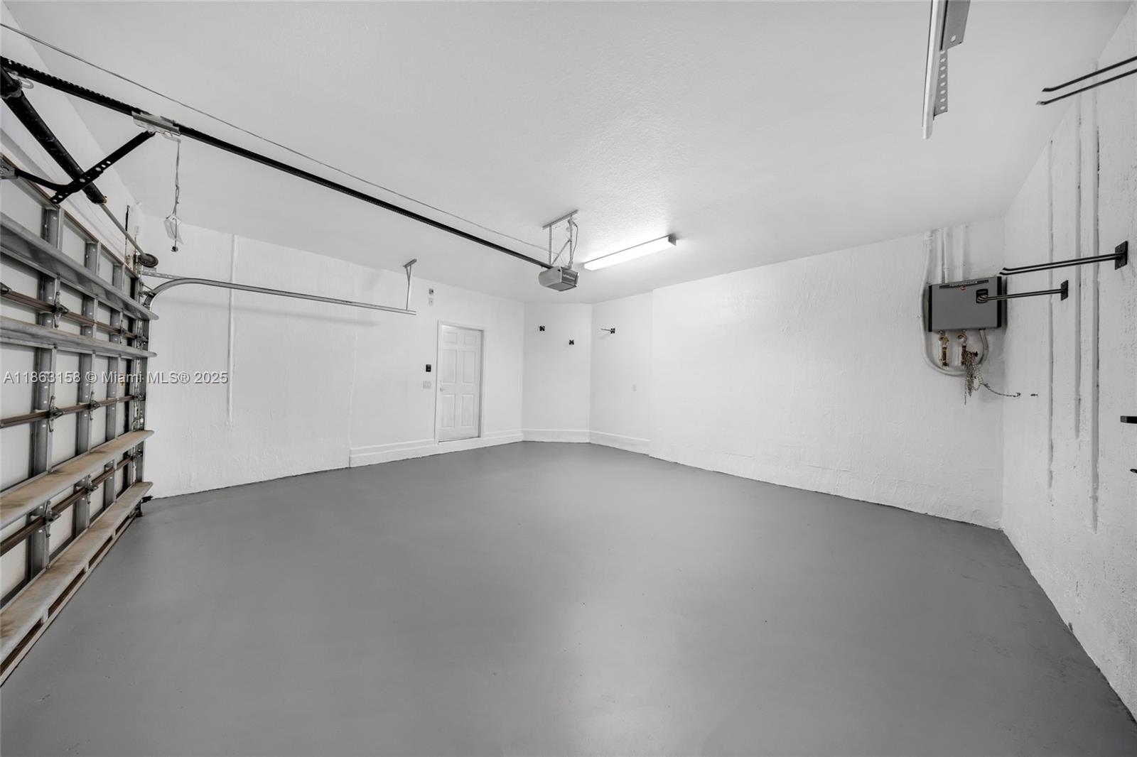 VIA VENTURA - Residential Lease