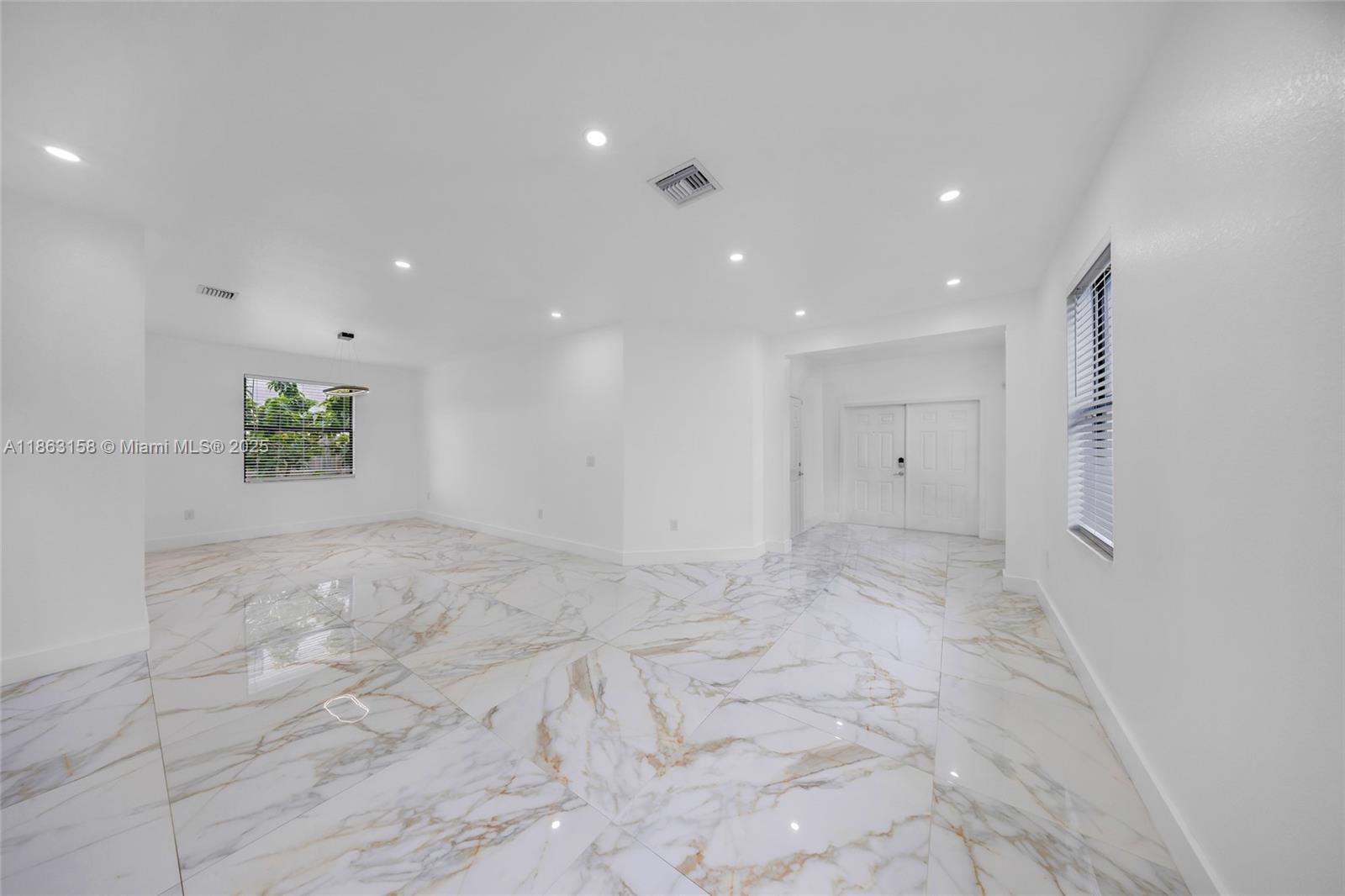 VIA VENTURA - Residential Lease