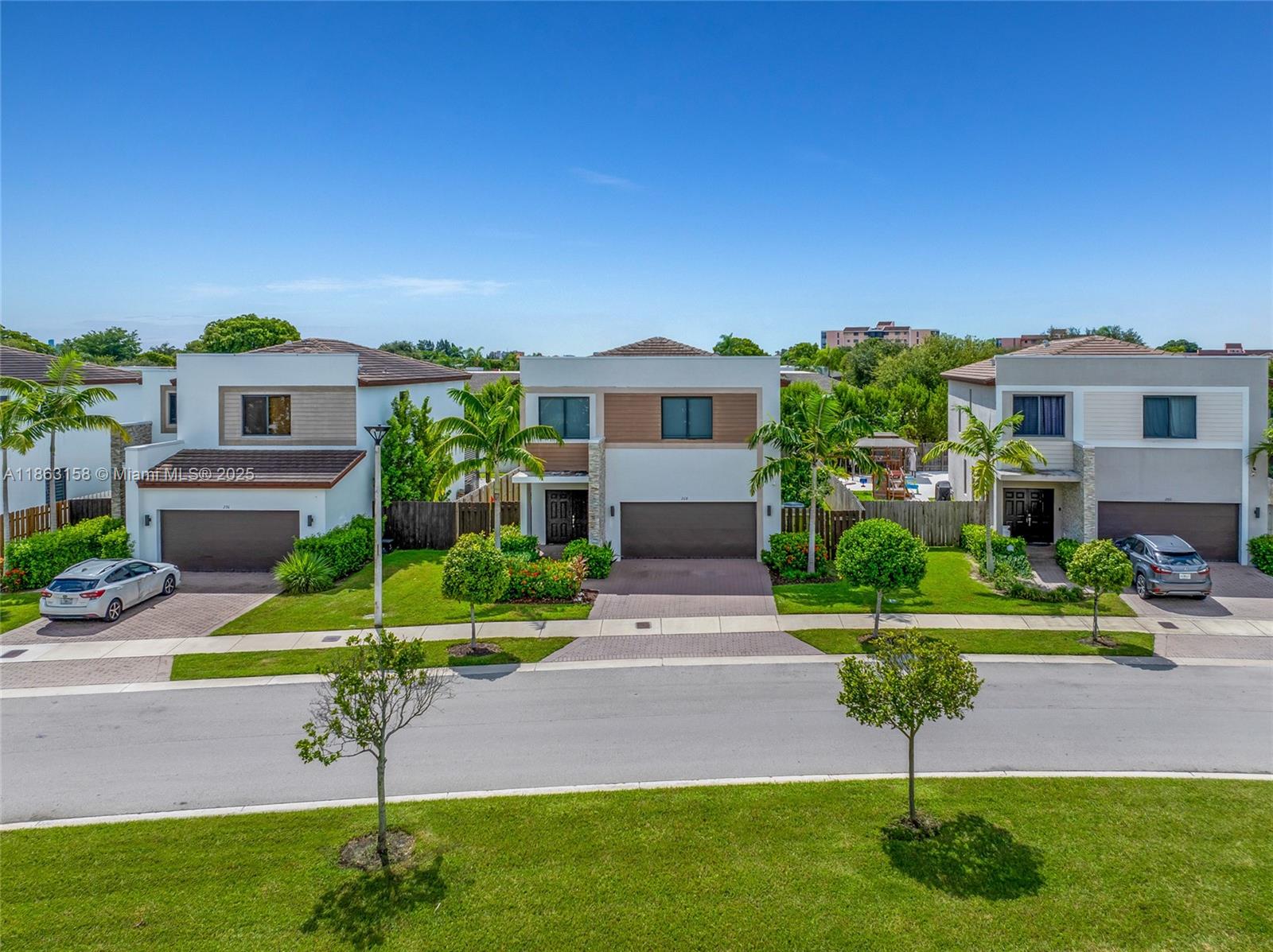 VIA VENTURA - Residential Lease