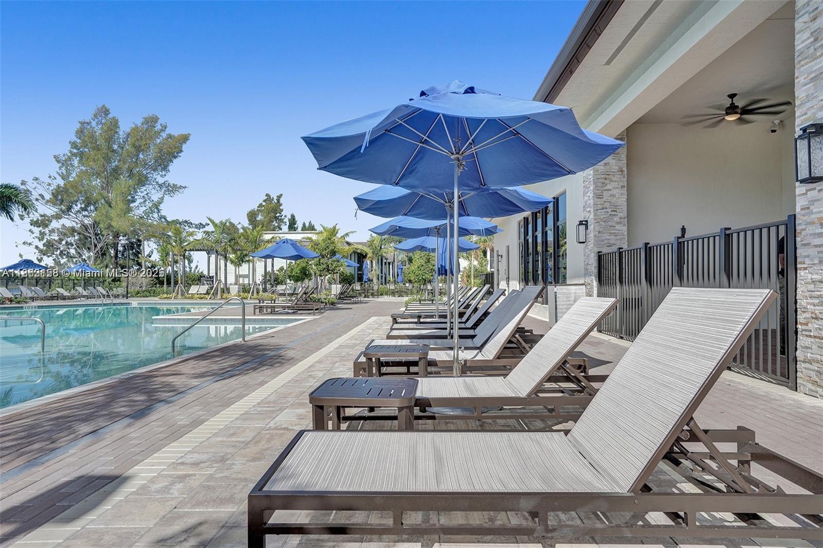 VIA VENTURA - Residential Lease