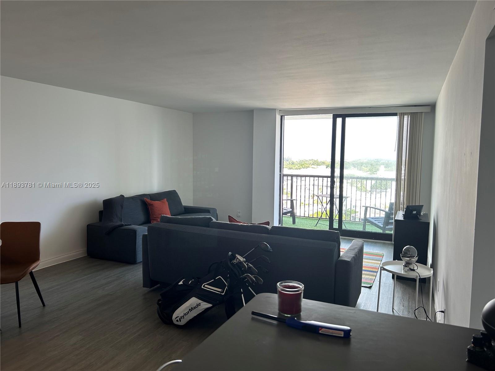 TOWER 1800 CONDO - Residential