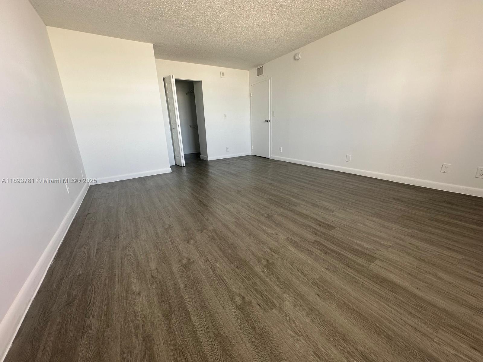 TOWER 1800 CONDO - Residential