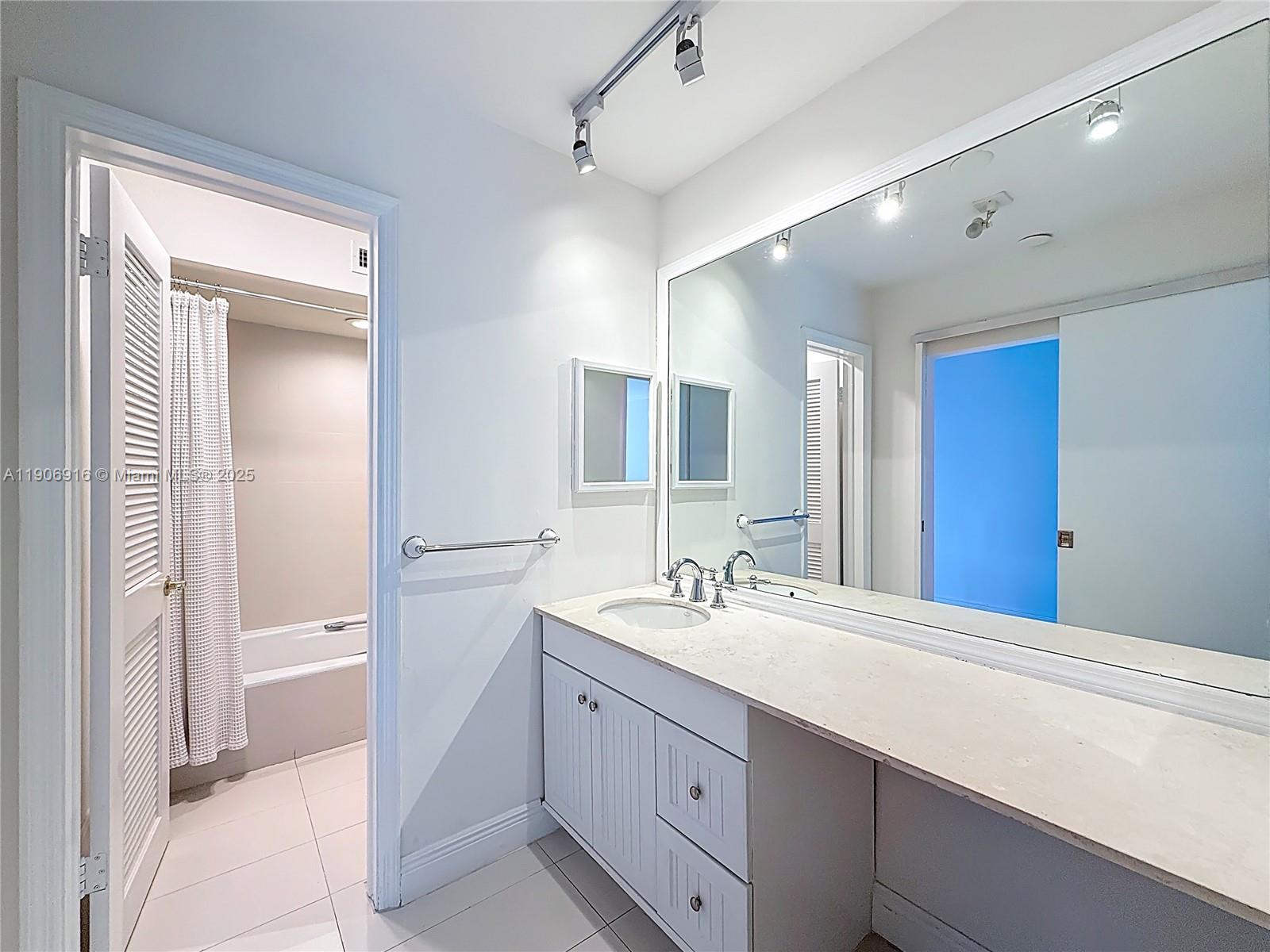 CAPE FLA CLUB CONDO CLUST - Residential