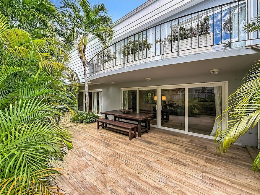 Beautiful and updated unit in one of Key Biscayne´s most desirable locations.  This residence features 3 bed, 3 full bath, den, half bath and maids quarters with plenty of natural light.  Just steps away from the beach, shops, restaurants.  A comfortable and inviting home ideal for enjoying Key Biscayne lifestyle.  Easy to show.  Text LA.