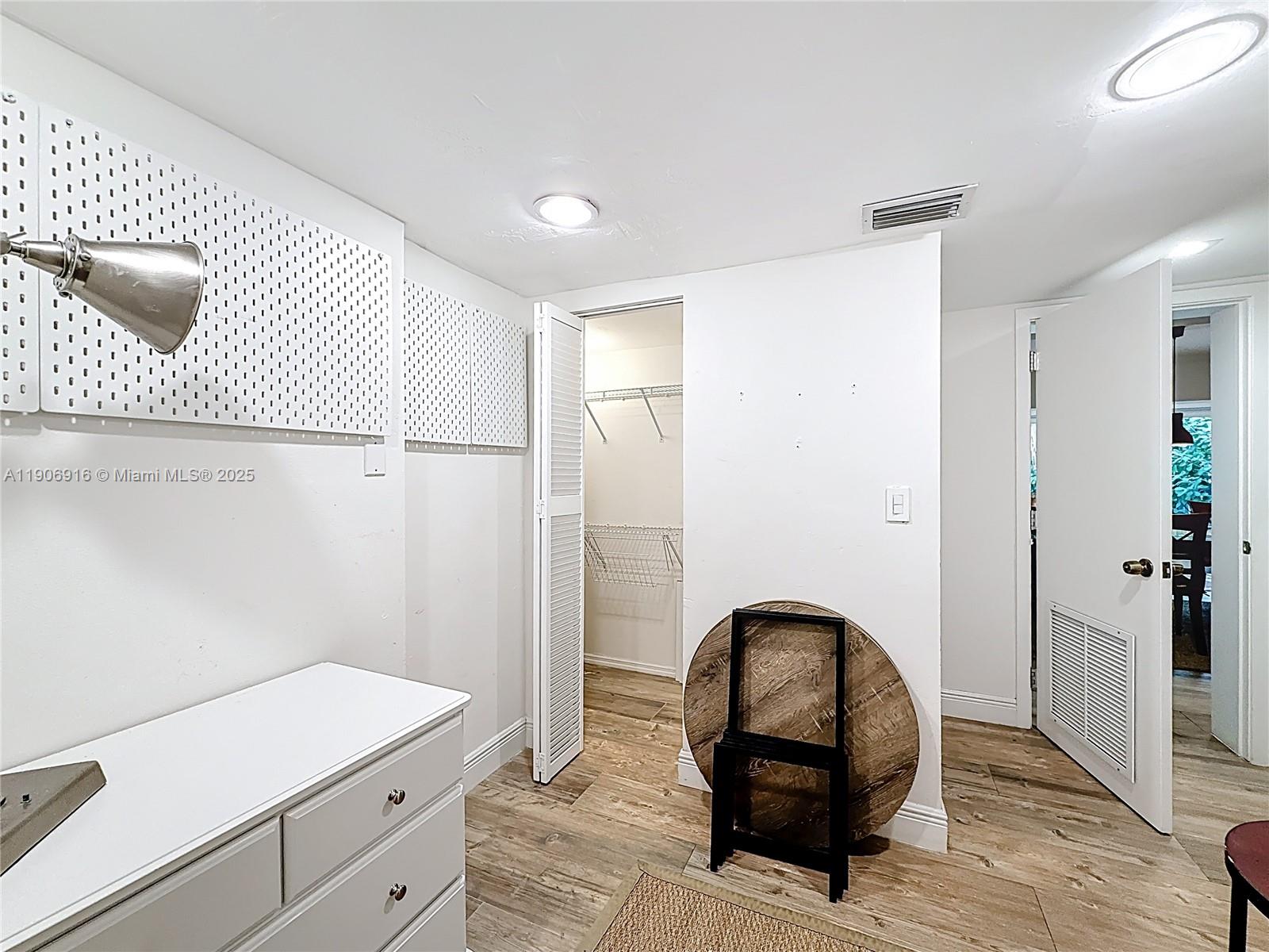 CAPE FLA CLUB CONDO CLUST - Residential