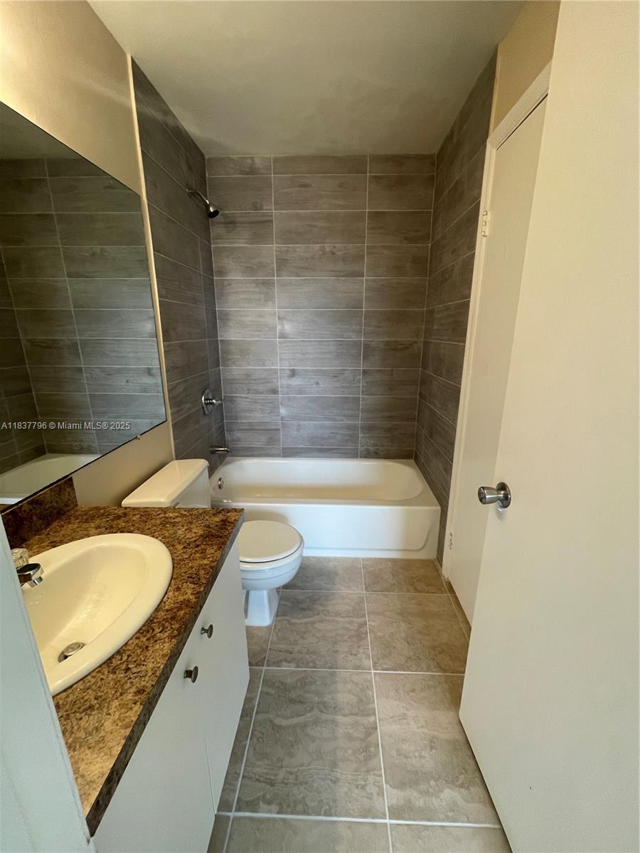 10521 SW 158th Ct 304