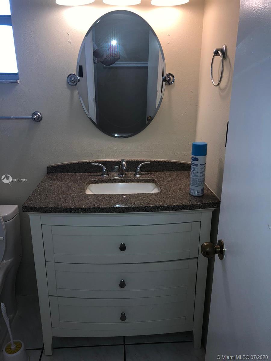 PARKSIDE TOWERS CONDO - Residential