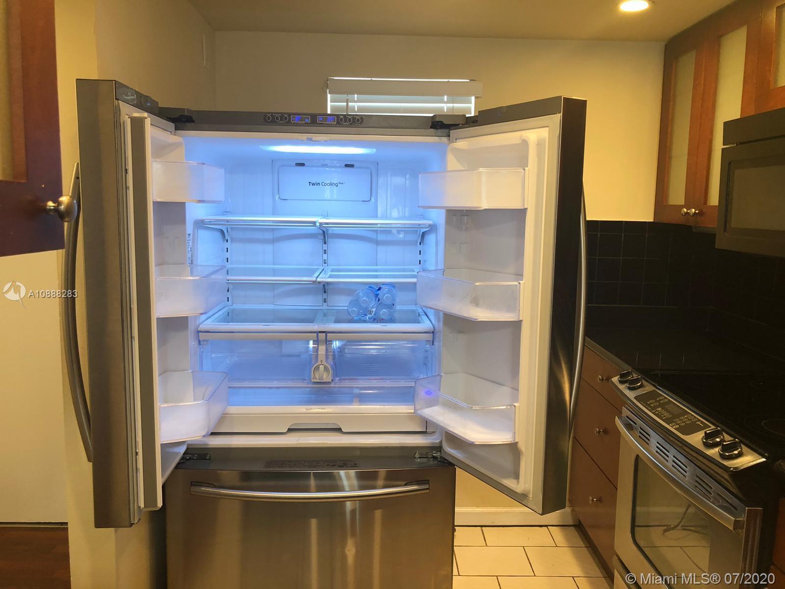 PARKSIDE TOWERS CONDO - Residential