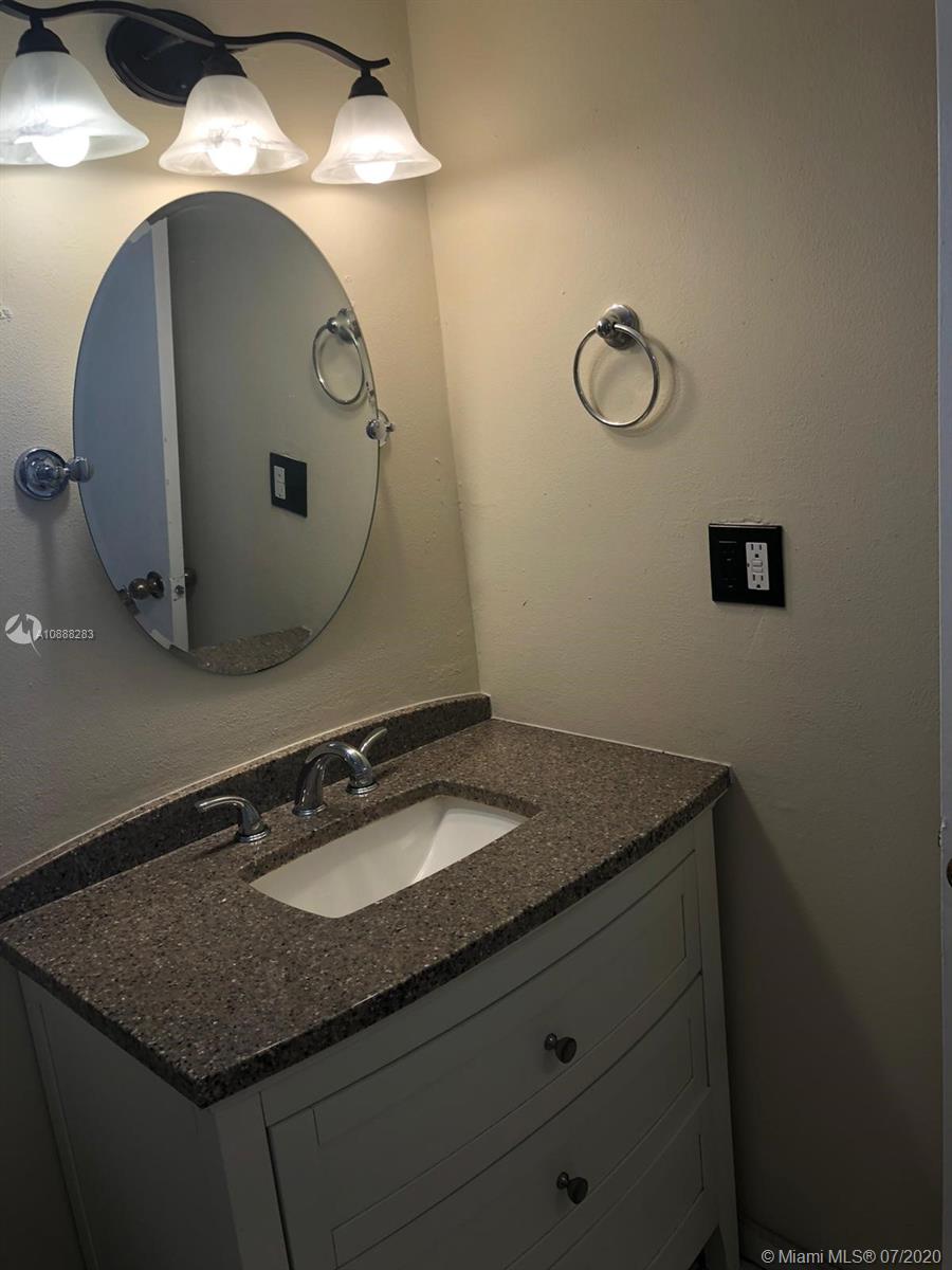 PARKSIDE TOWERS CONDO - Residential