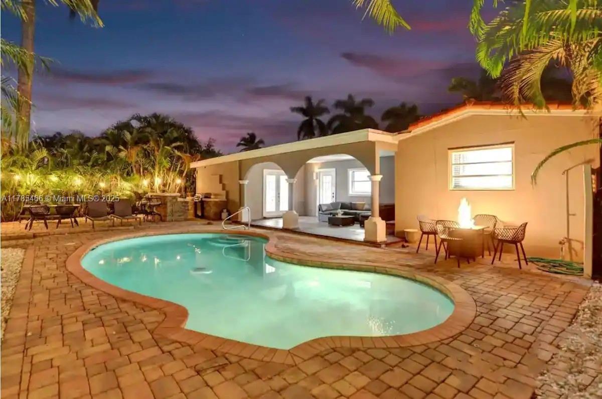 Property for Sale at 914 N 13th Ave, Hollywood, Broward County, Florida - Bedrooms: 4 
Bathrooms: 2  - $799,000