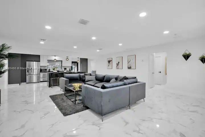 914 N 13th Ave