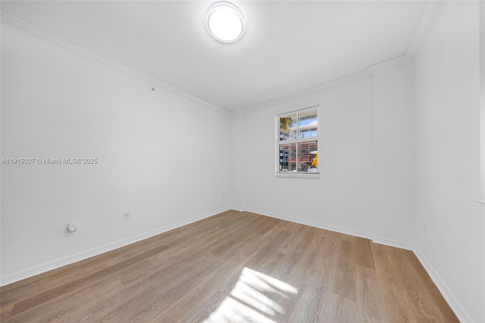 Properties 2 9172 Collins Ave 212