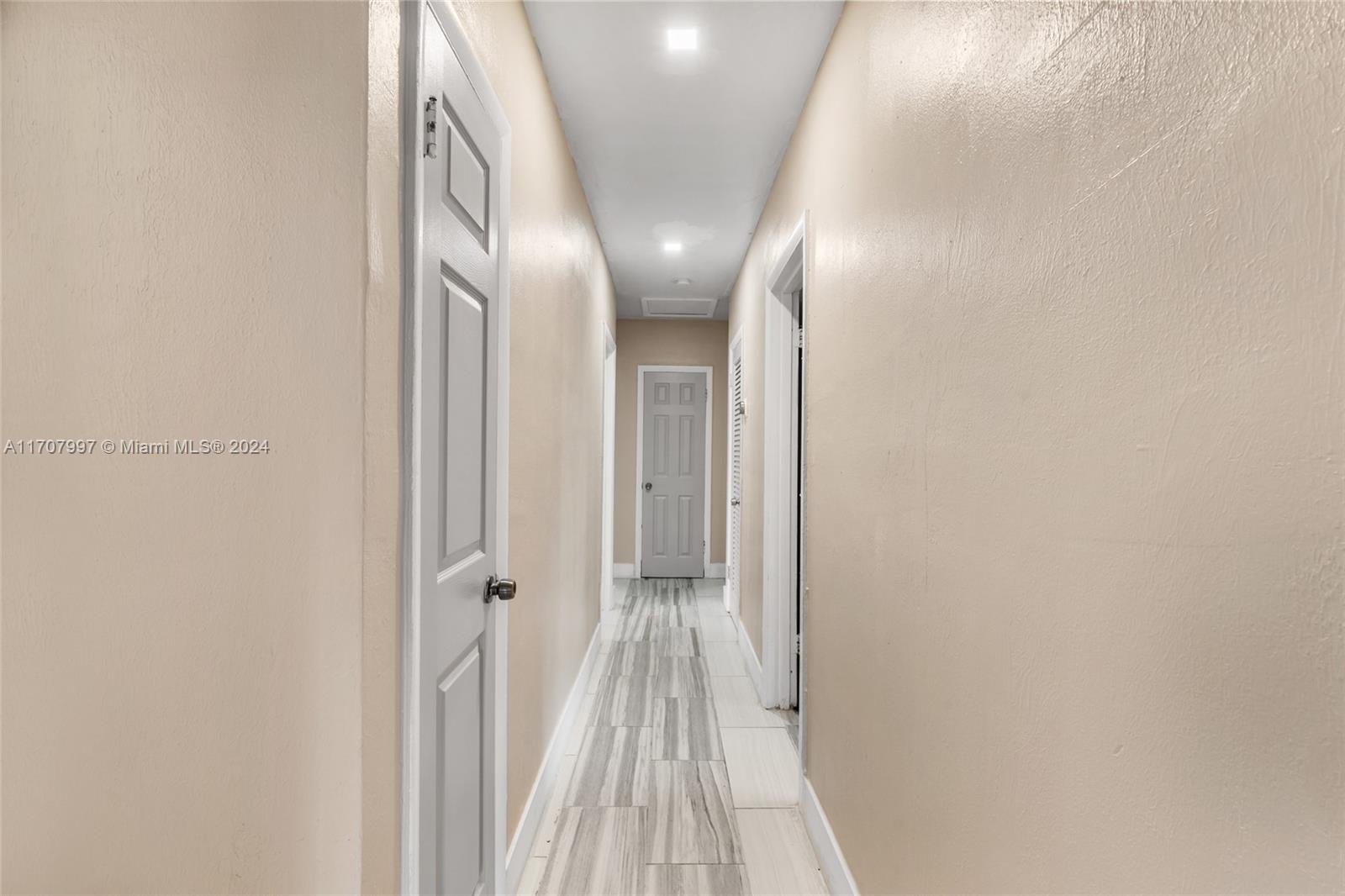 SCOTT LAKE MANOR SEC 4 - Residential