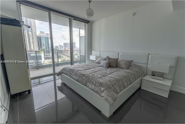 MINT CONDO - Residential
