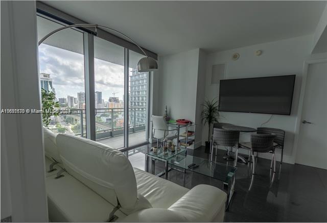 MINT CONDO - Residential
