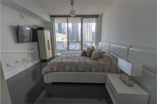 MINT CONDO - Residential