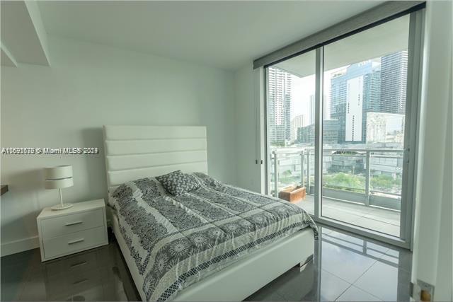 MINT CONDO - Residential
