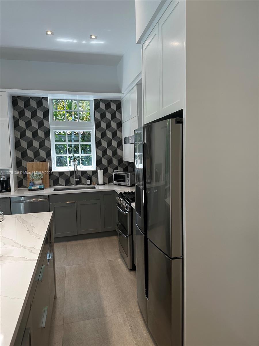 CORAL GABLES RIVIERA SEC - Residential Lease