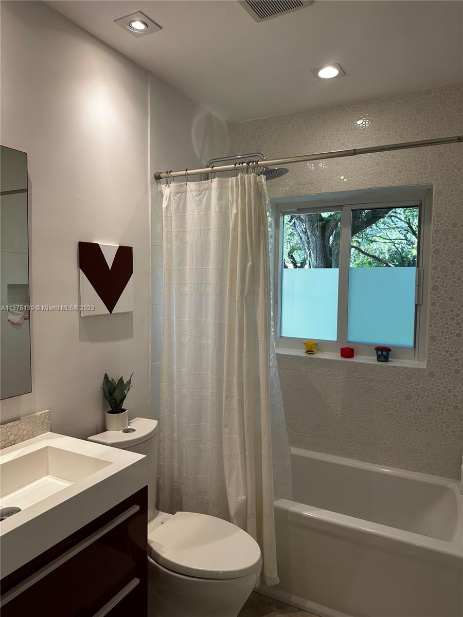 CORAL GABLES RIVIERA SEC - Residential Lease