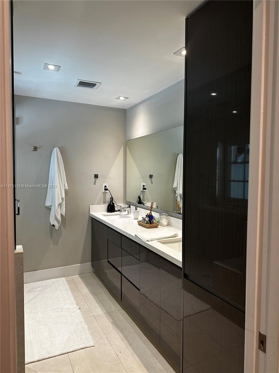 CORAL GABLES RIVIERA SEC - Residential Lease