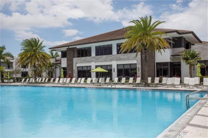 8001 NW 41st St F-106 Doral FL 33166