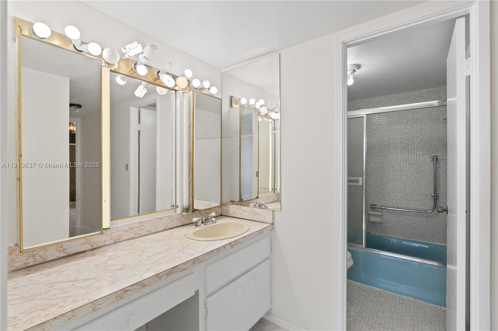 BUCKLEY TOWERS CONDO - EA - Residential