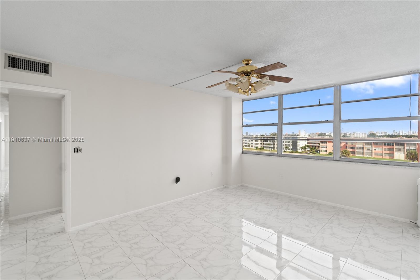 BUCKLEY TOWERS CONDO - EA - Residential