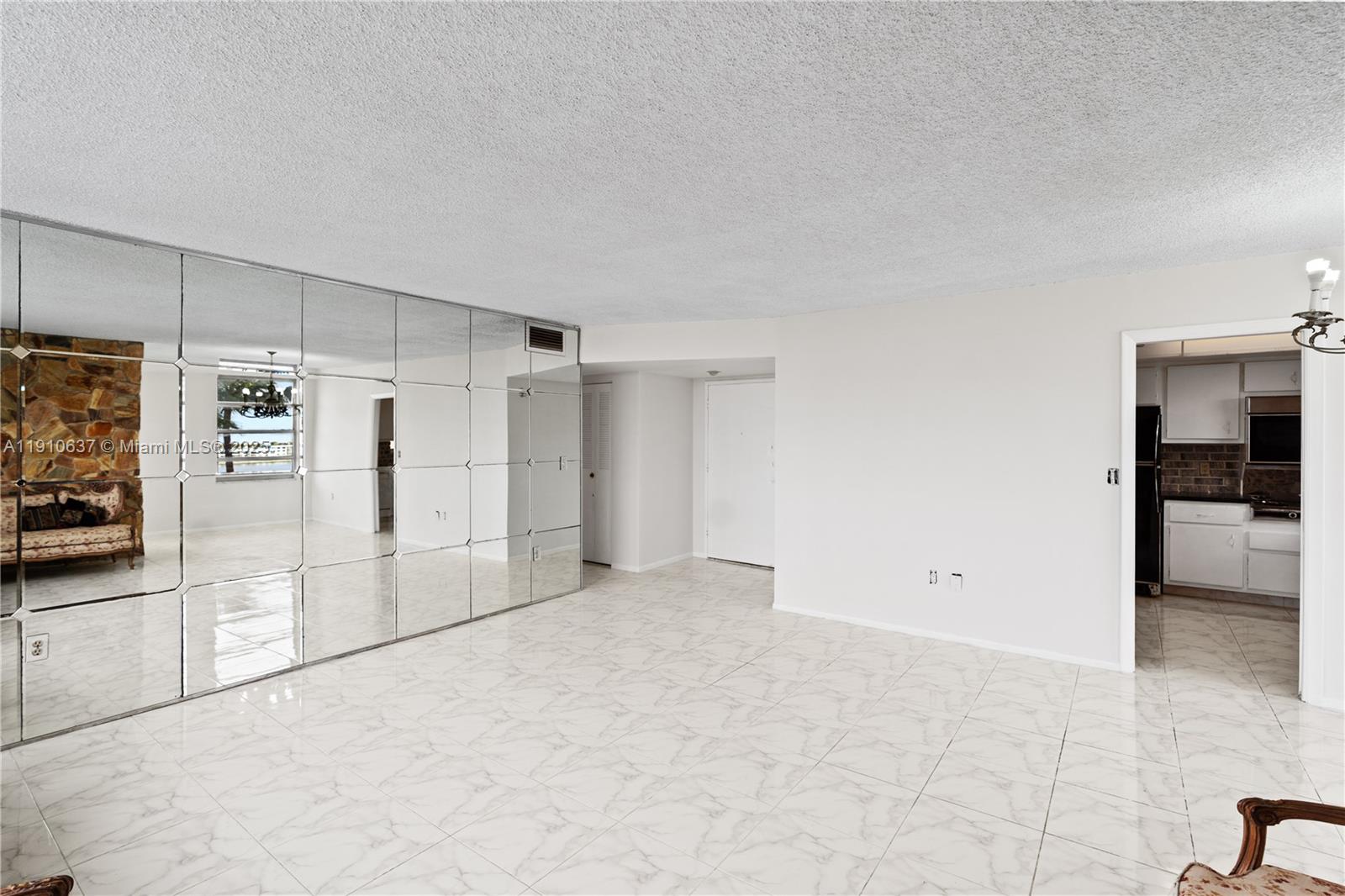 BUCKLEY TOWERS CONDO - EA - Residential