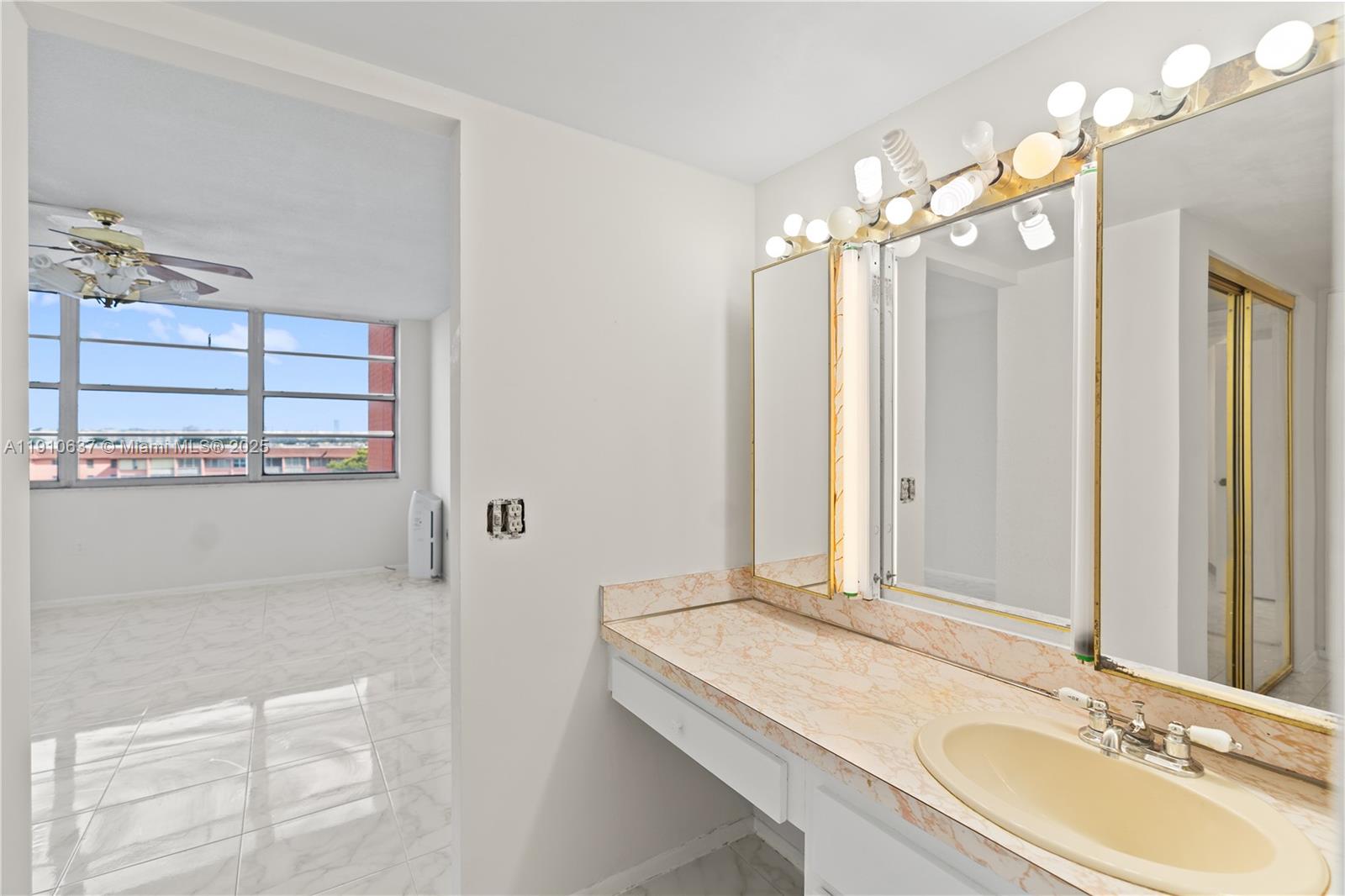 BUCKLEY TOWERS CONDO - EA - Residential