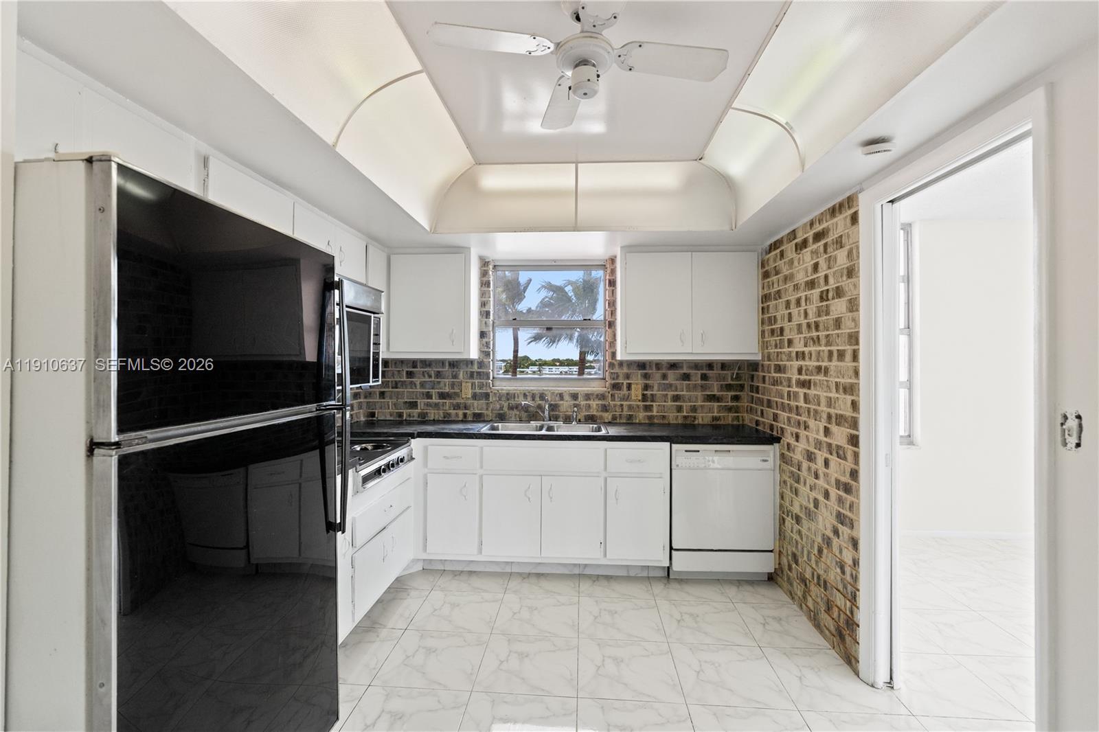 BUCKLEY TOWERS CONDO - EA - Residential