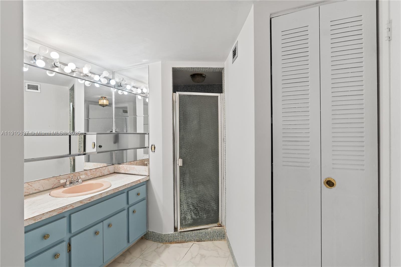 BUCKLEY TOWERS CONDO - EA - Residential