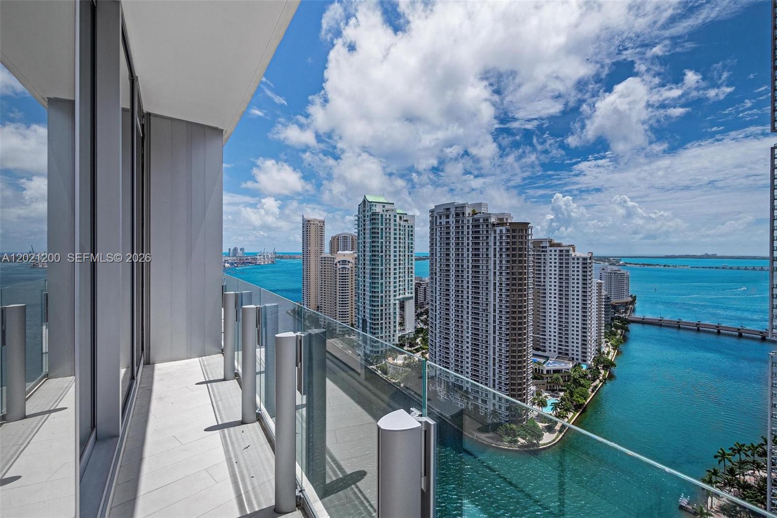 300 Biscayne Boulevard Way 2906W