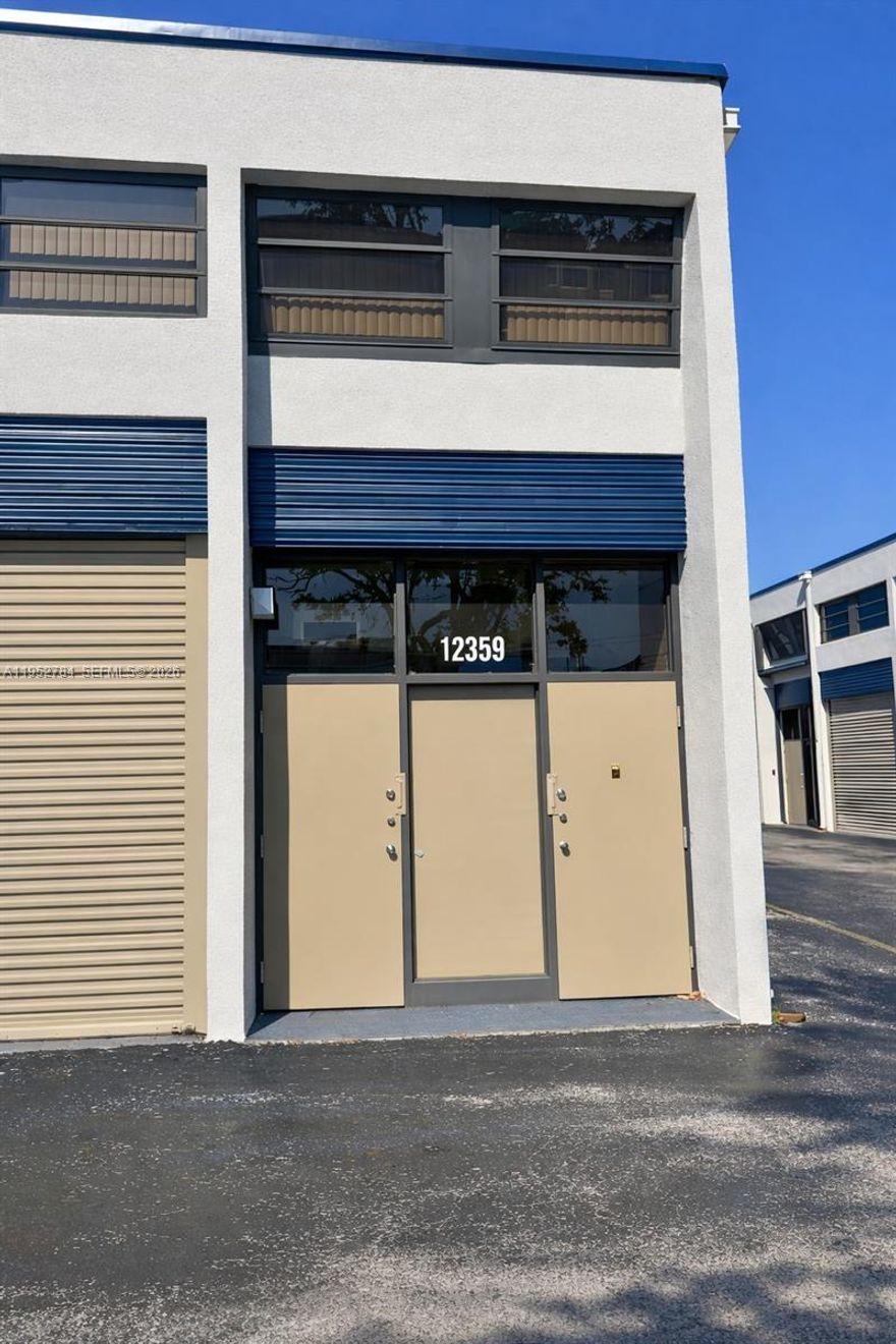 Modern Executive Office Corner Unit offering approximately 1,200 SF of versatile office space across two levels with a full bathroom on the first floor. Ideal for owner-users or investors alike. Located in Kendall Park Commercial Condo, this prime unit enjoys excellent visibility and accessibility, just minutes from SW 120 St, Florida Turnpike, SR-874 (Don Shula Expressway), and Palmetto Expressway, providing seamless east-west and north-south connectivity. Surrounded by established real estate offices, mortgage brokers, title companies, CPAs, attorneys, and property management firms, this location is perfect for professional services. Conveniently situated 10 minutes to Pinecrest, 15 minutes to Doral, and 15 minutes to Homestead, with nearby shopping centers and Tamiami Airport. A strategic business location with flexible space, ready for your office vision.