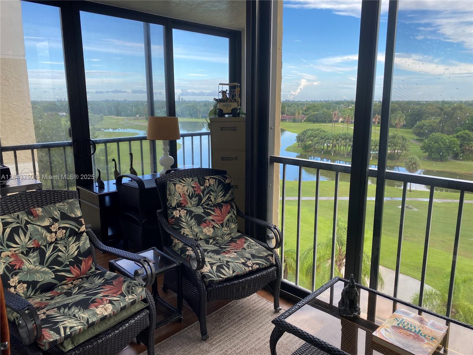 COUNTRY CLUB APTS AT - Residential