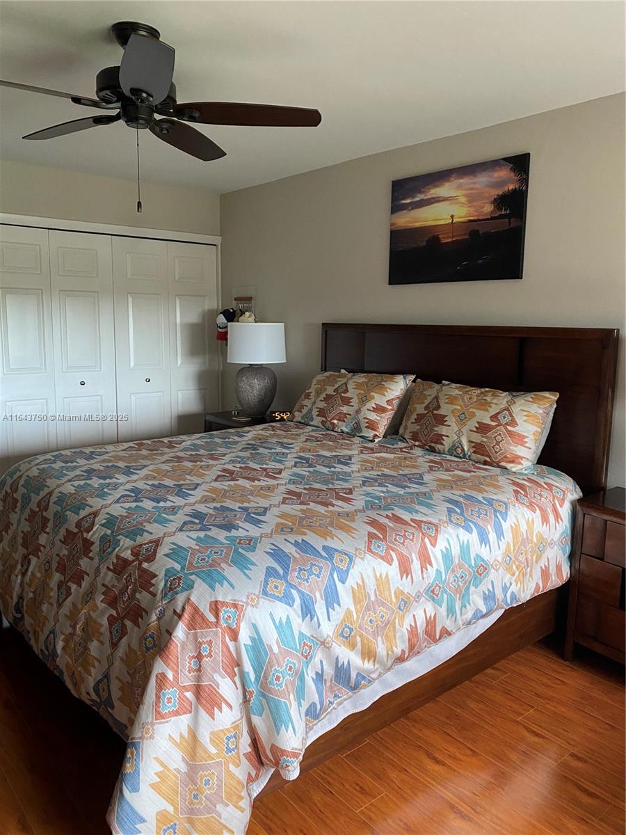 COUNTRY CLUB APTS AT - Residential