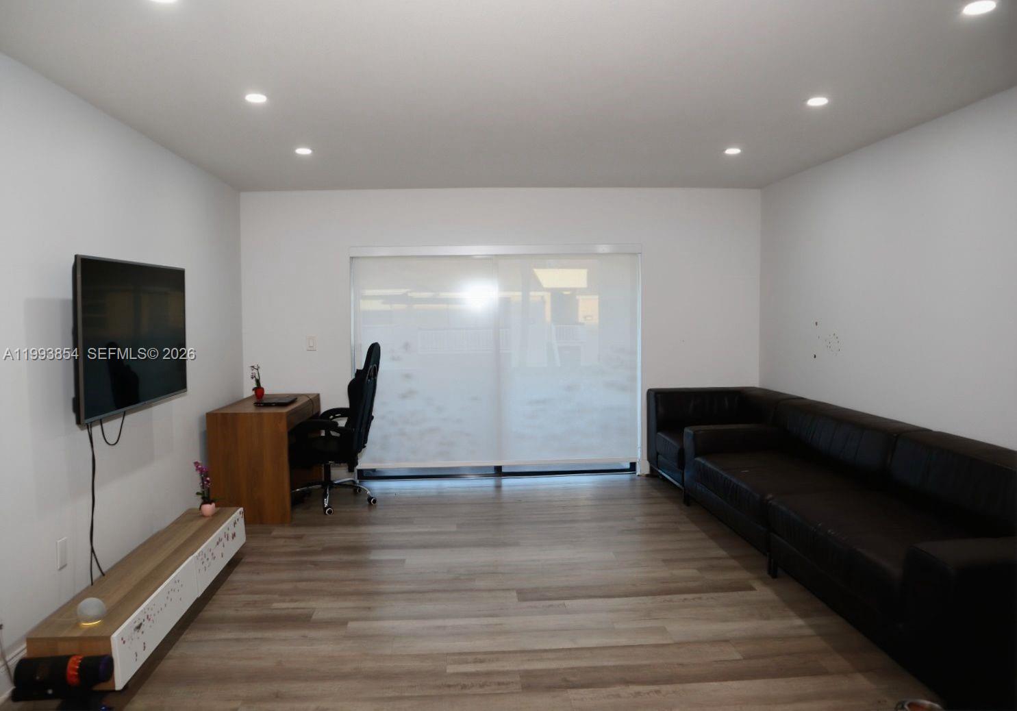 THE MEADOWS LAKE NORTH CO - Residential