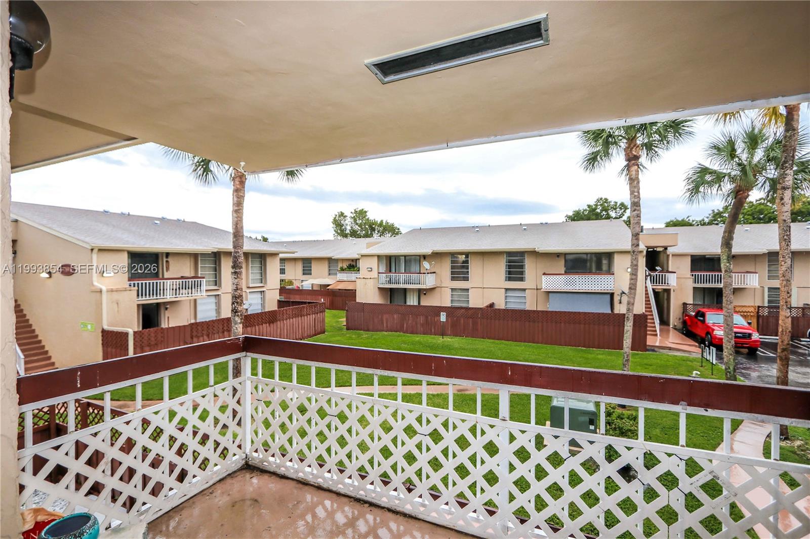 THE MEADOWS LAKE NORTH CO - Residential