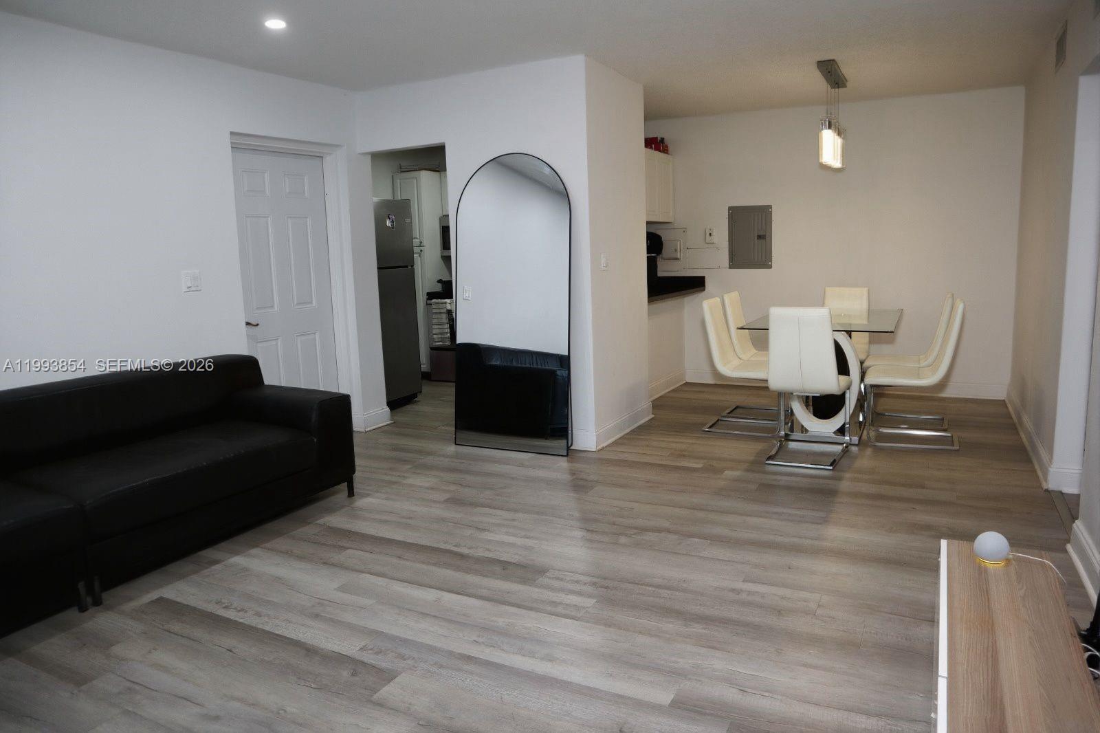 THE MEADOWS LAKE NORTH CO - Residential