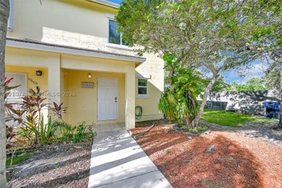 19606 SW 103rd Ct 4 Cutler Bay FL 33157