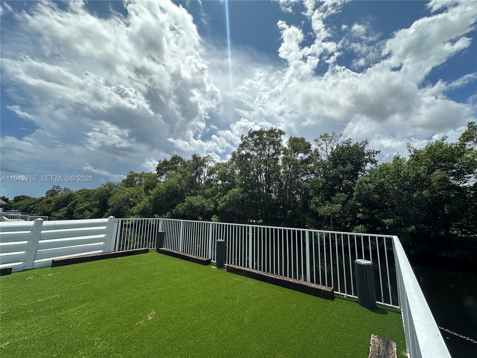 CORAL RIDGE ISLES - Residential Lease