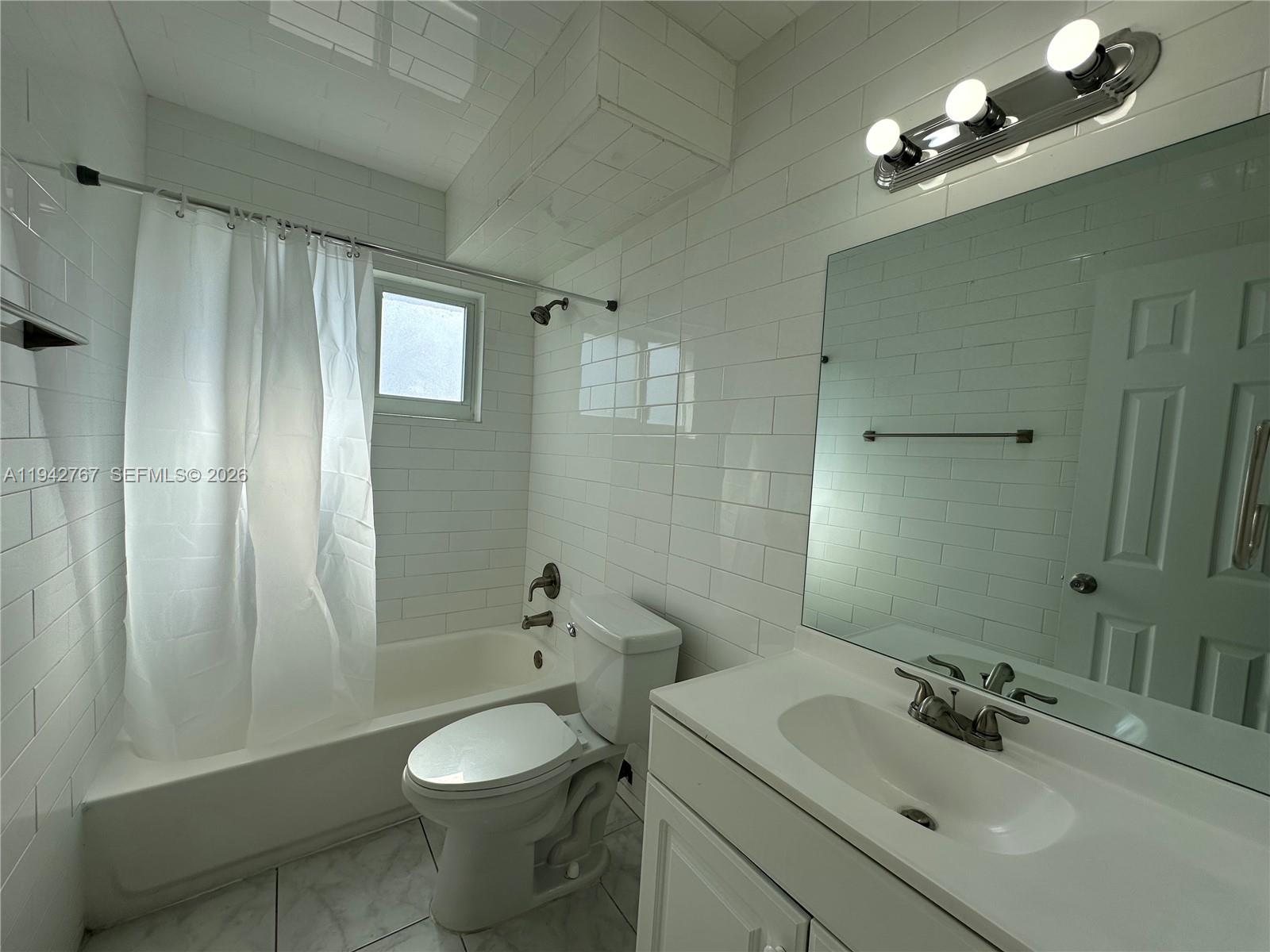 CORAL RIDGE ISLES - Residential Lease