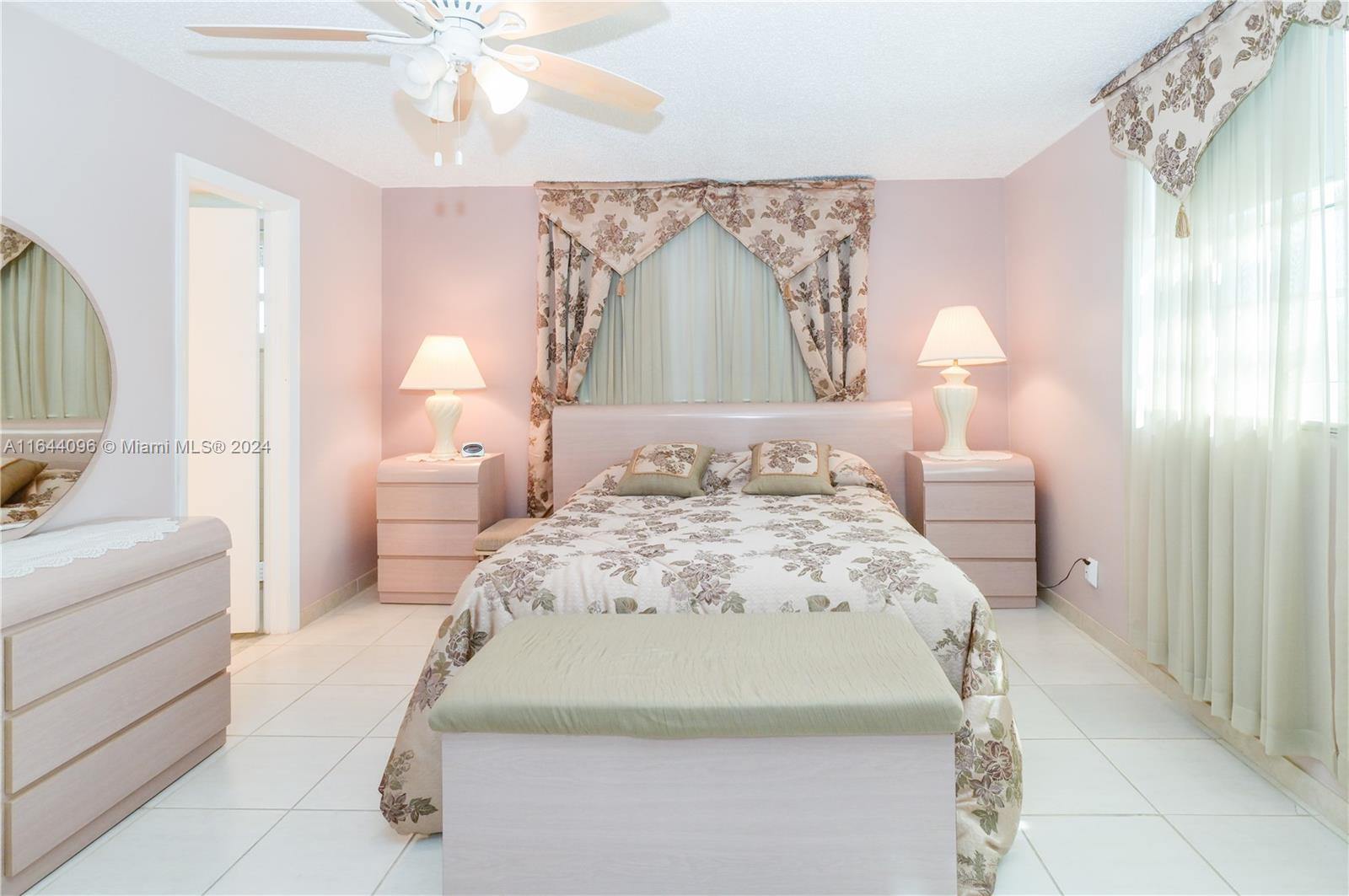 MEADOWBROOK LAKES VIEW CO - Residential