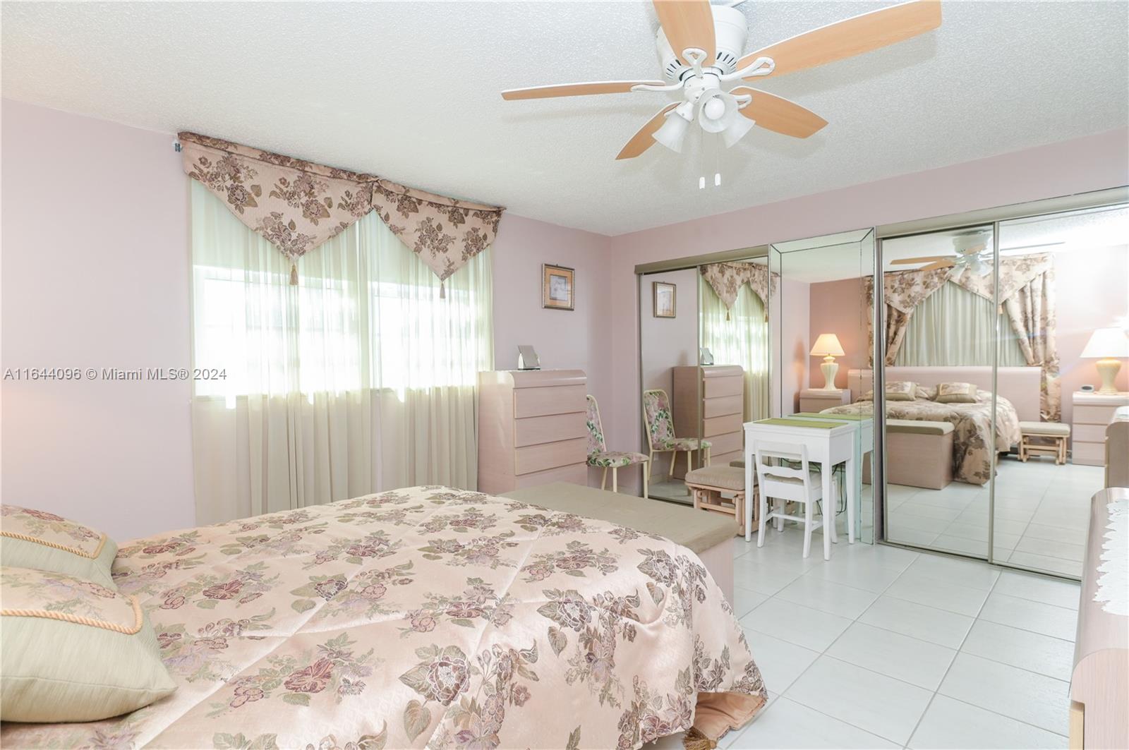 MEADOWBROOK LAKES VIEW CO - Residential
