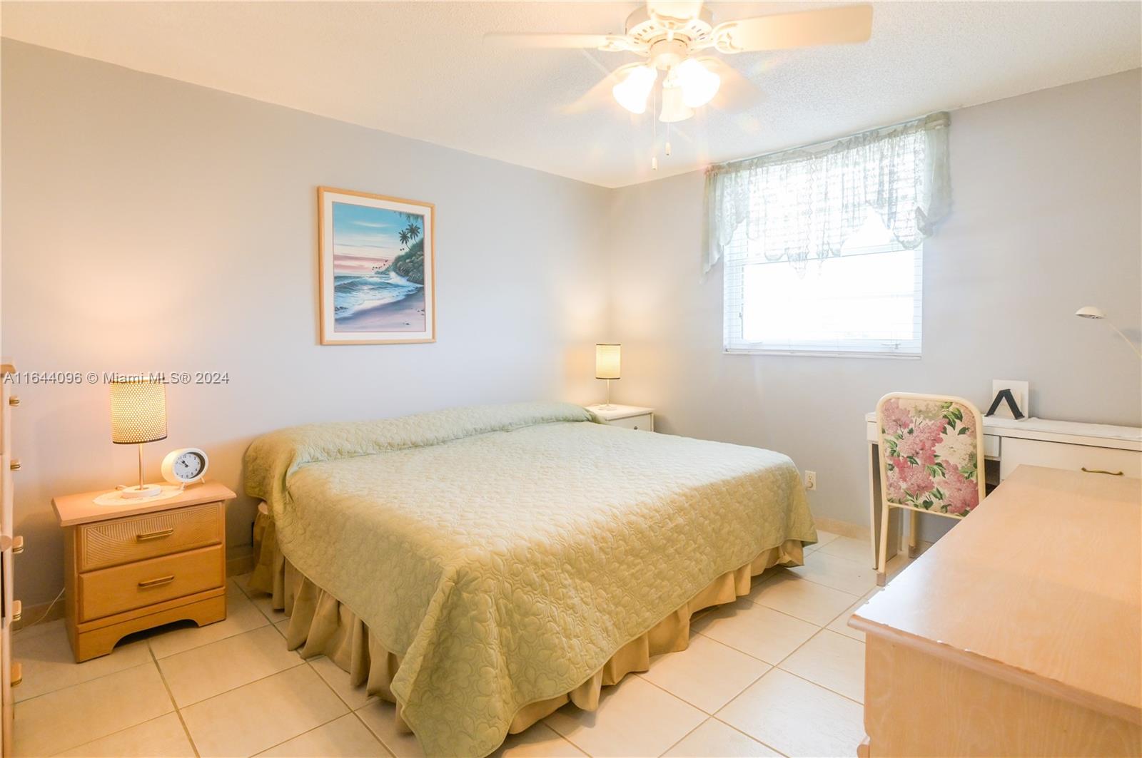 MEADOWBROOK LAKES VIEW CO - Residential