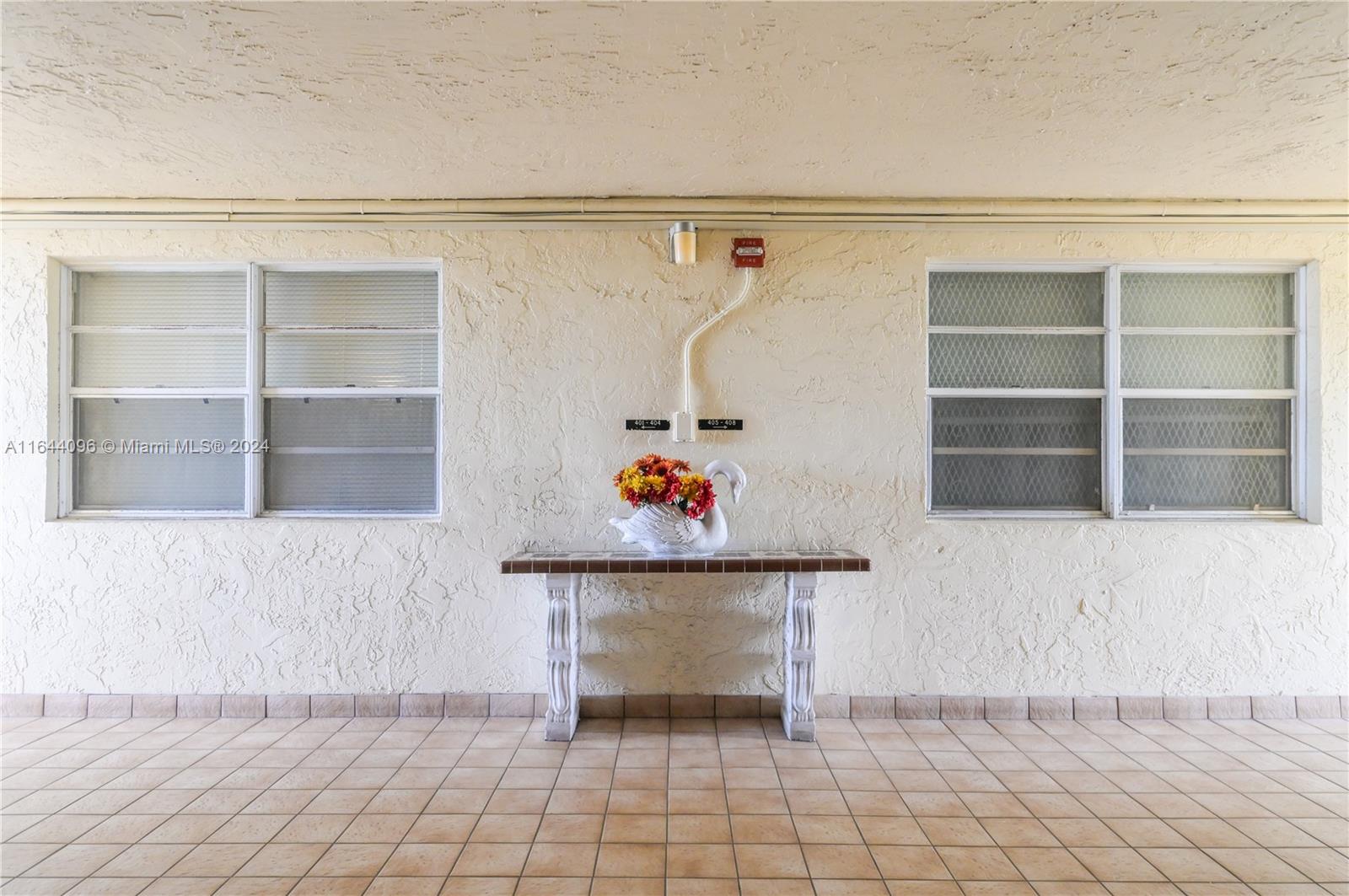 MEADOWBROOK LAKES VIEW CO - Residential