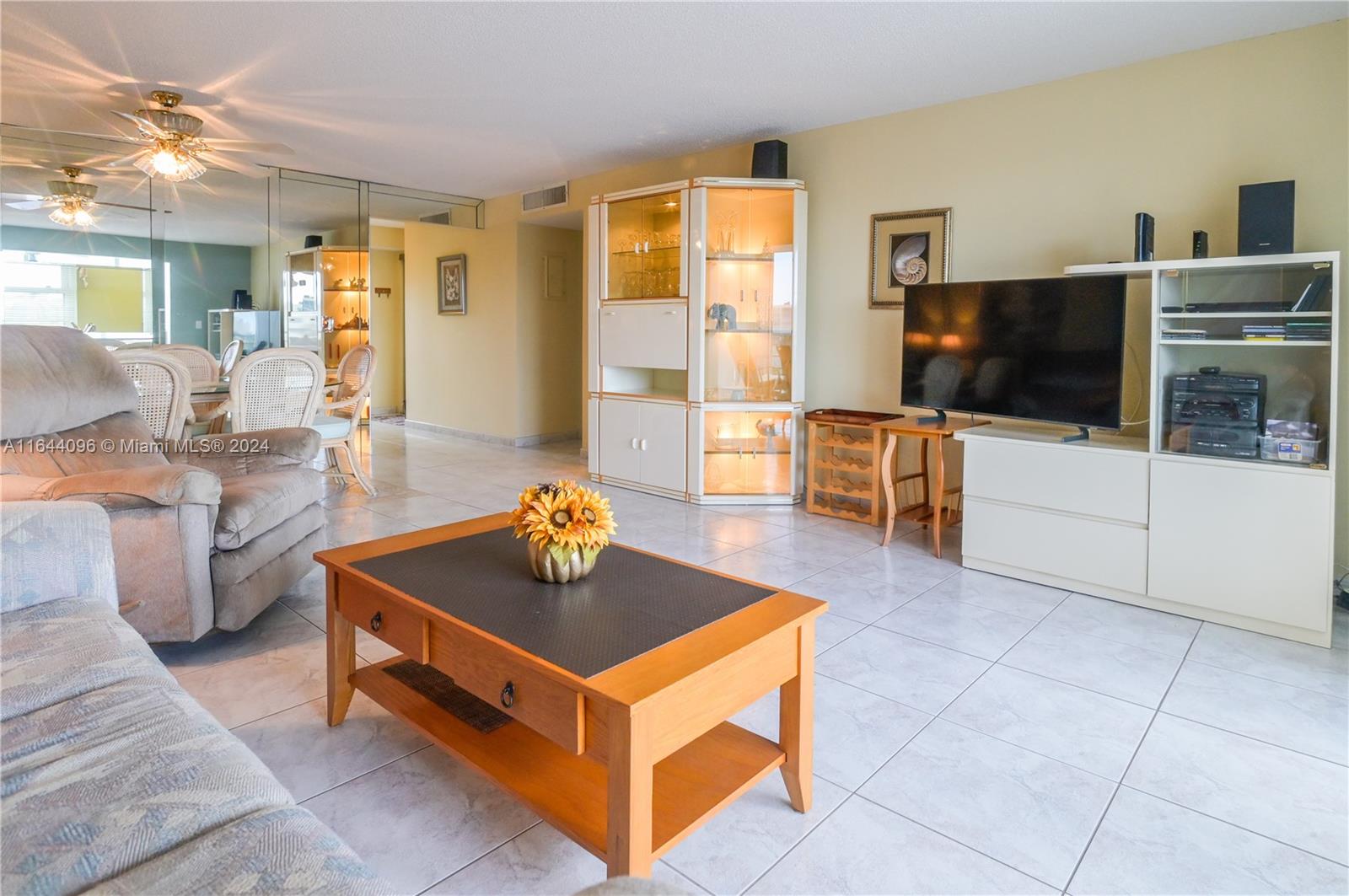 MEADOWBROOK LAKES VIEW CO - Residential