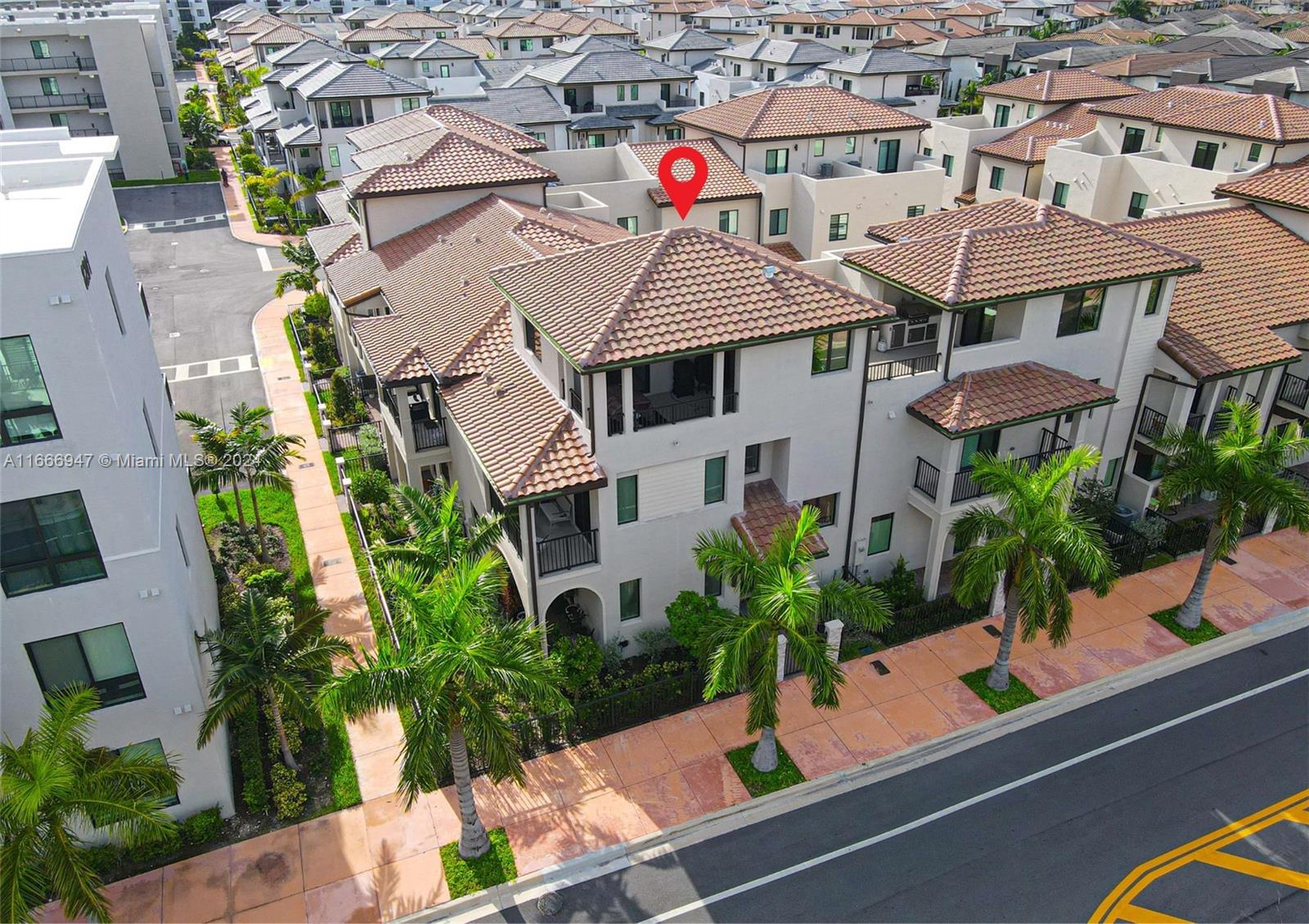 DOWNTOWN DORAL SOUTH PHAS - Residential